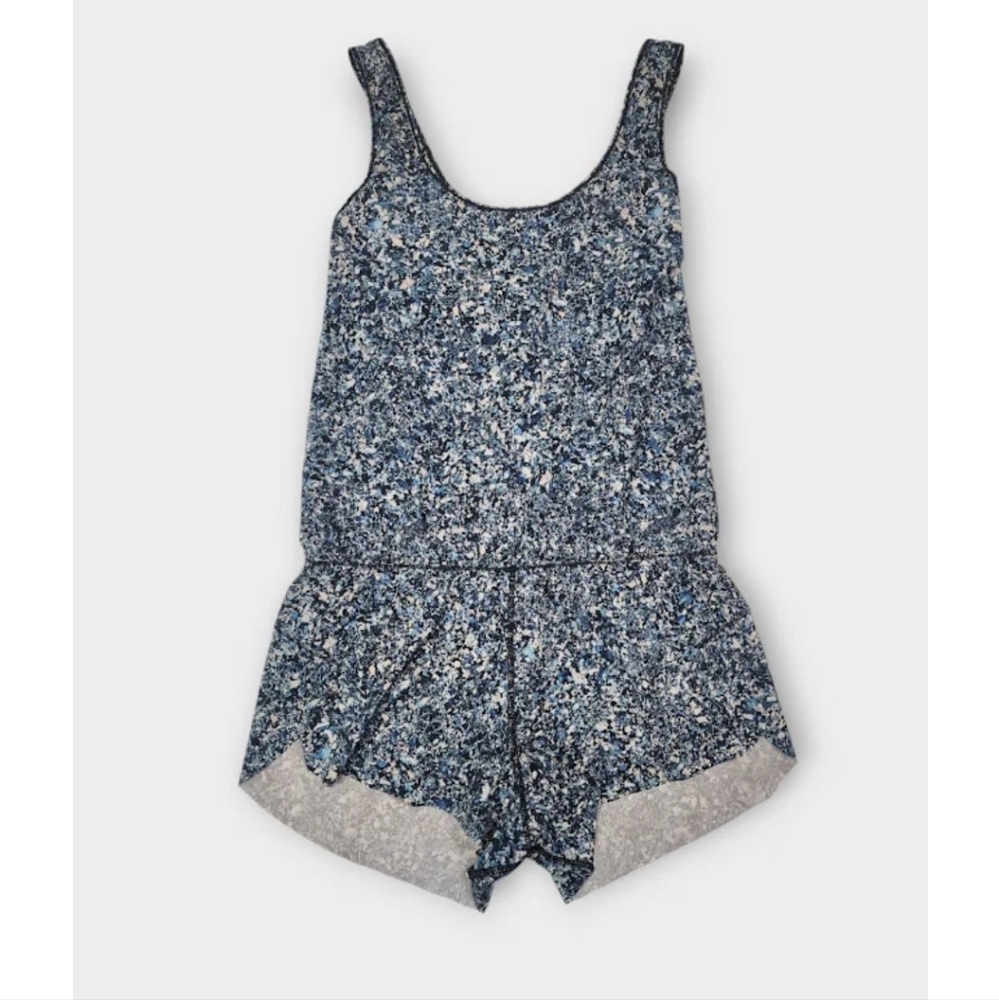 Size 6 - Lululemon Chase Me Onesie *Seawheeze